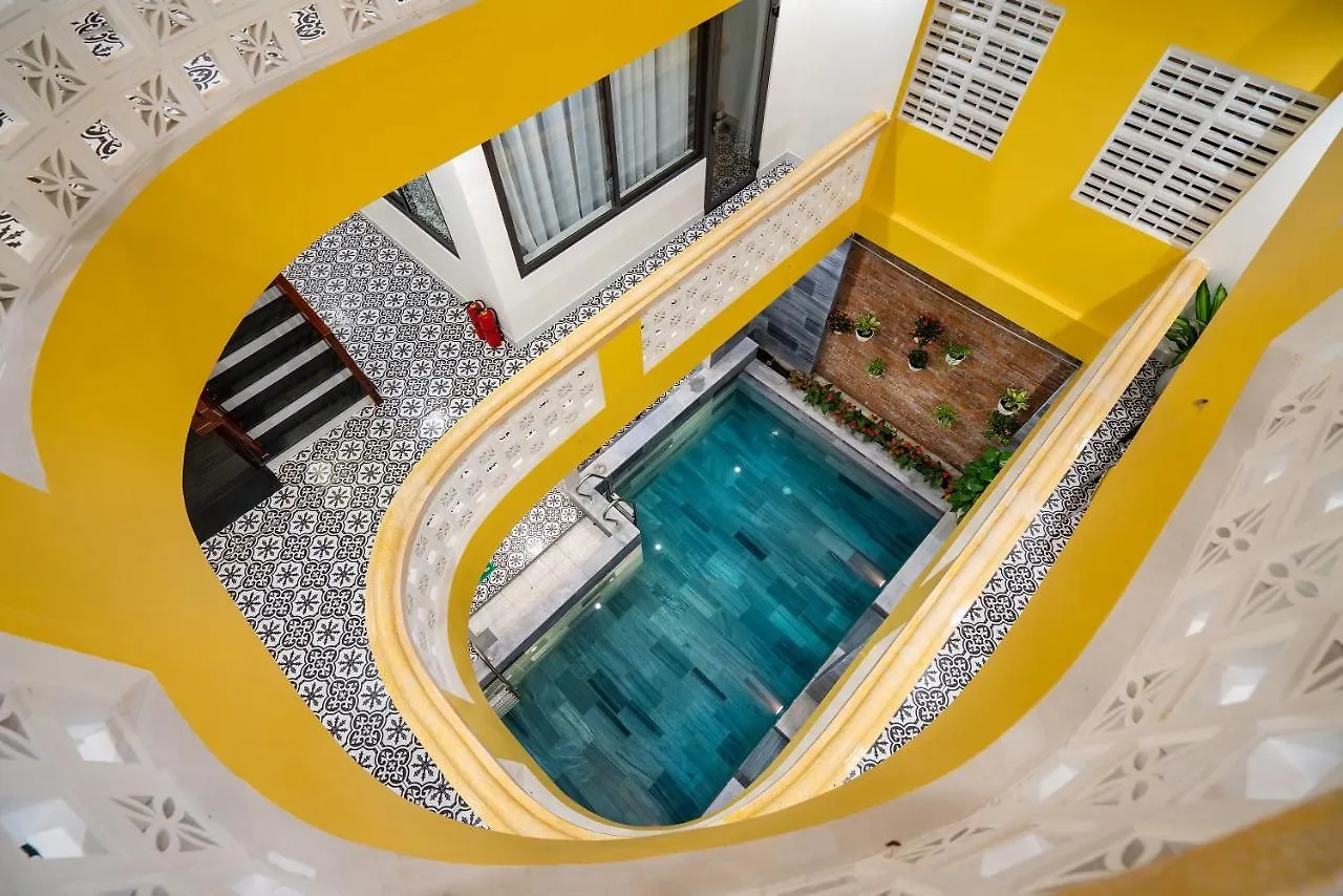 The Lit Villa Hoi An Otel